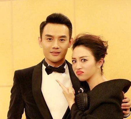 柯佳青老公是谁,揭秘柯佳青背后的神秘力量