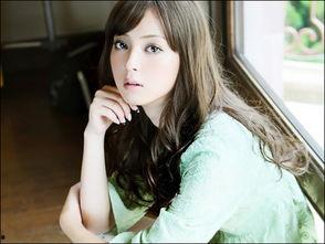 日本模特伊东遥,日本时尚界的璀璨明珠