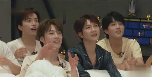 年轻的妈妈最初视频,育儿视频中的温馨瞬间