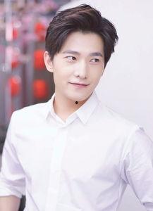 最新谈恋爱明星