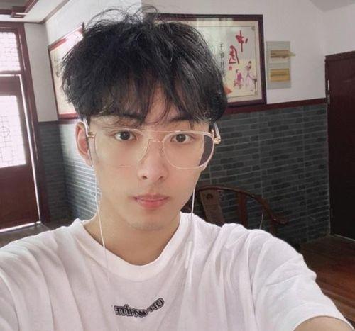 网红斌子自己吃自己的瓜,揭秘网络红人的真实生活