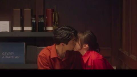 出轨在线播放中文字幕